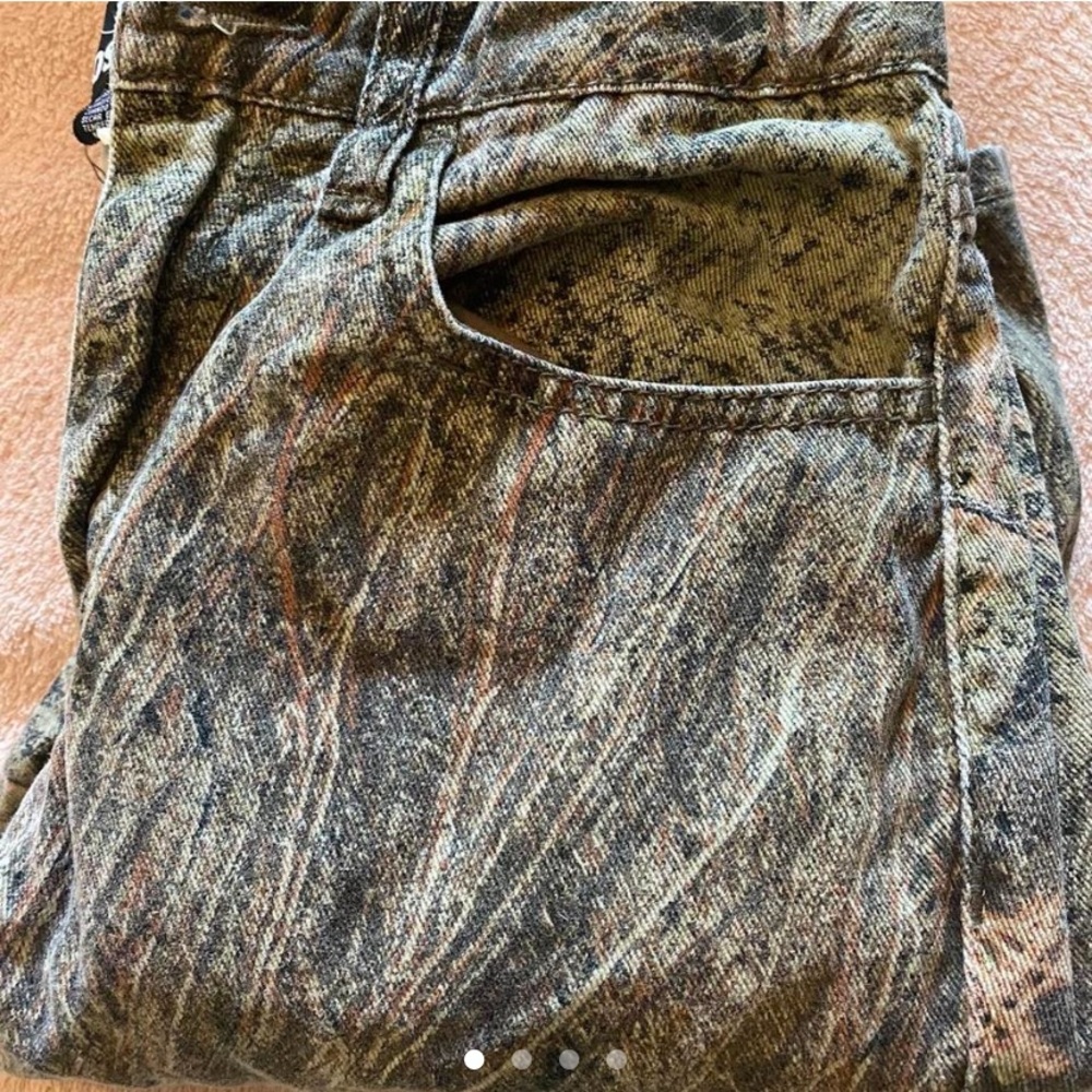 Camp jeans 
Size 25-26 
Waist, 9’5” rise , 18” hips ,26” in seam